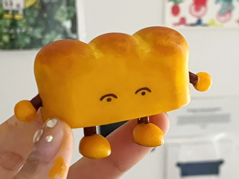 A bread toy could enlighten your day even though you cannot eat it! Photo source: @xuan_955