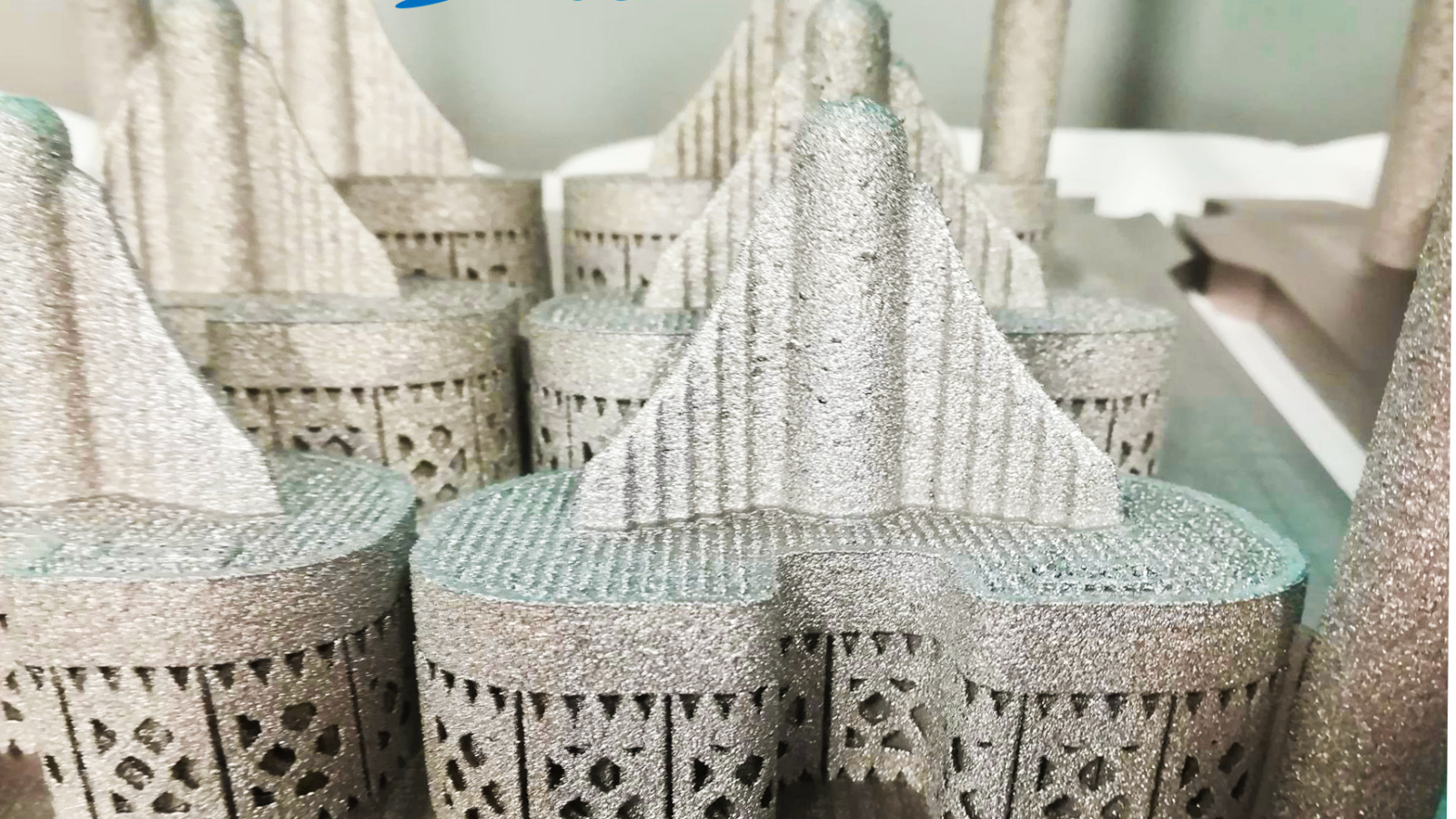 REJOINT is Developing Knee Replacements with Additive Manufacturing and Artificial Intelligence