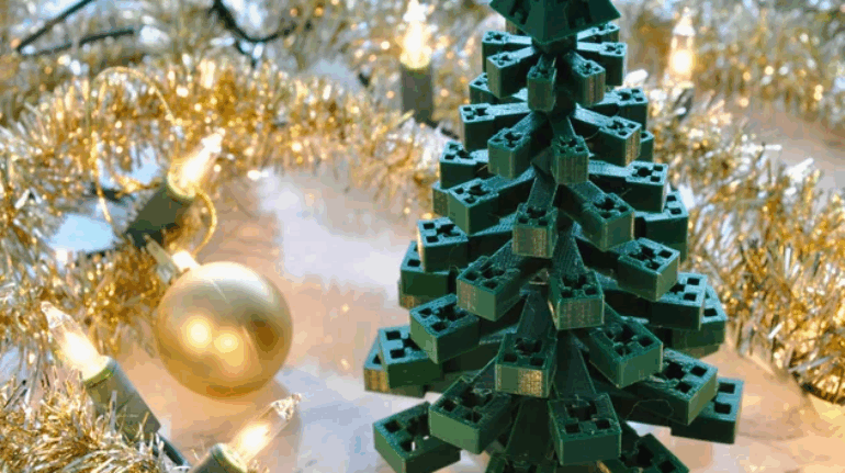 Make A Reusable Creeper Christmas Tree With 3D Printing!