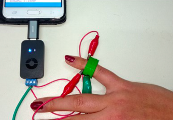 Pain-free Monitoring for Diabetics with 3D Printed ‘E-ring’