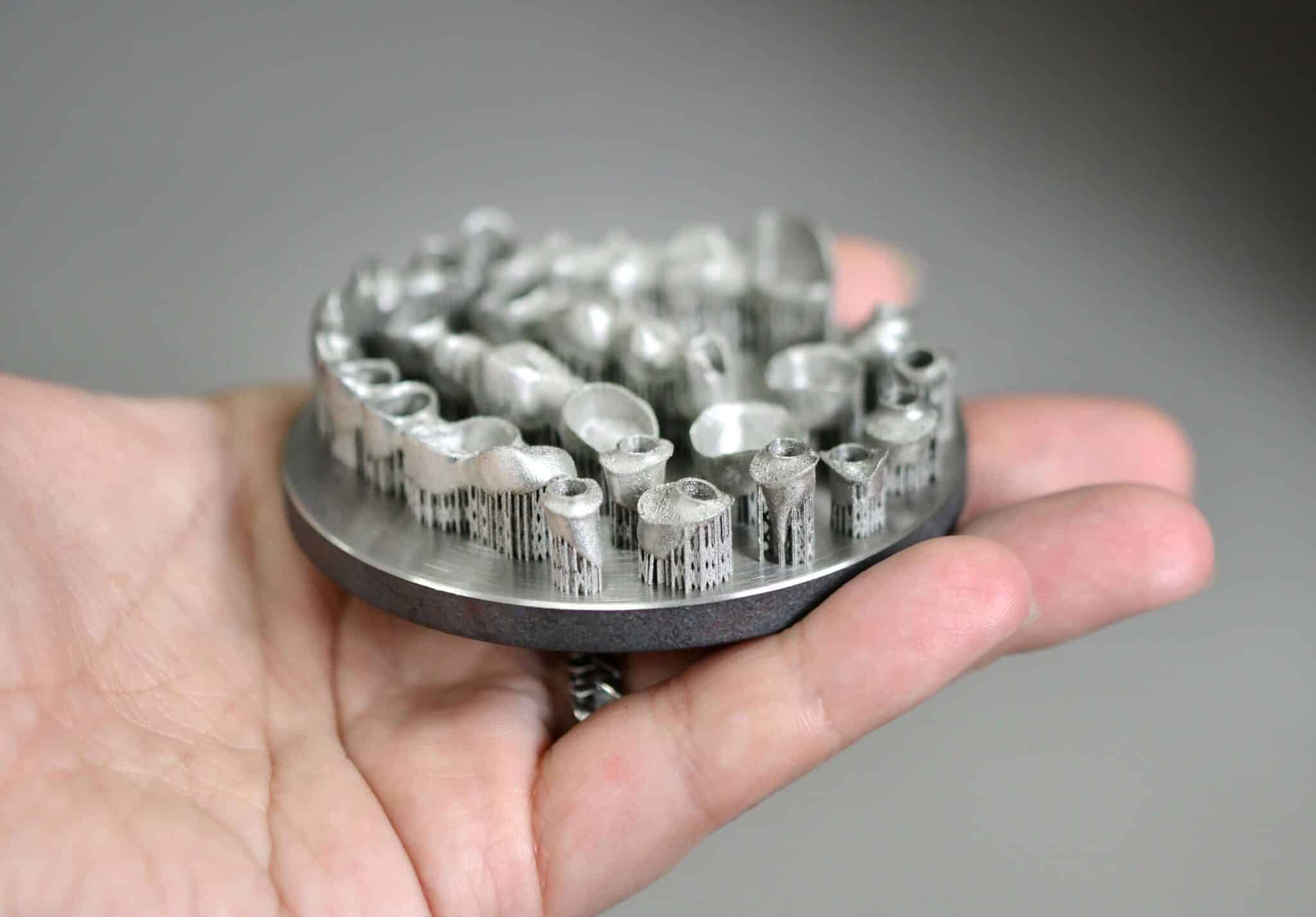 How The Industrial 3D Printers Work On Powder & Liquid, Metal & Plastic ... - Metal 3D Printing ScaleD