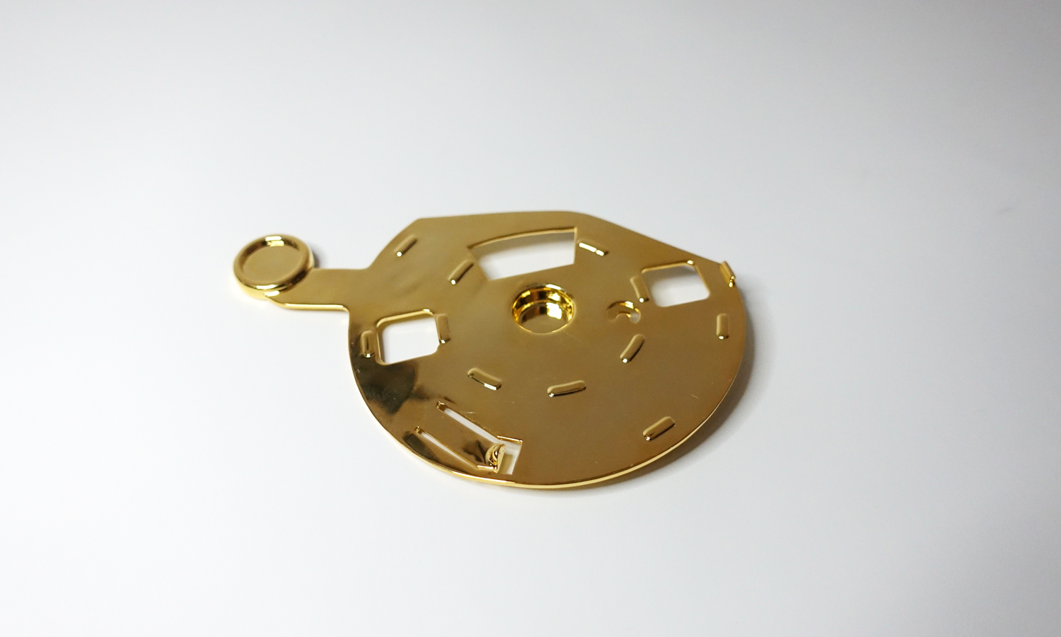 DMLS 3D Printed 18K Gold Plated Brass Sample. Source: FacFox
