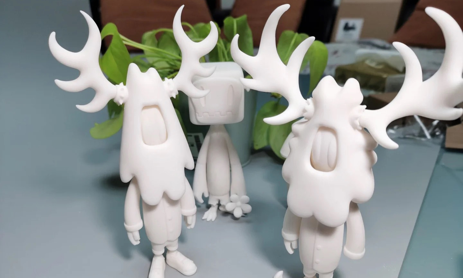 SLA 3D Printed Reindeer Cartoon Miniatures with White Resin - FacFox
