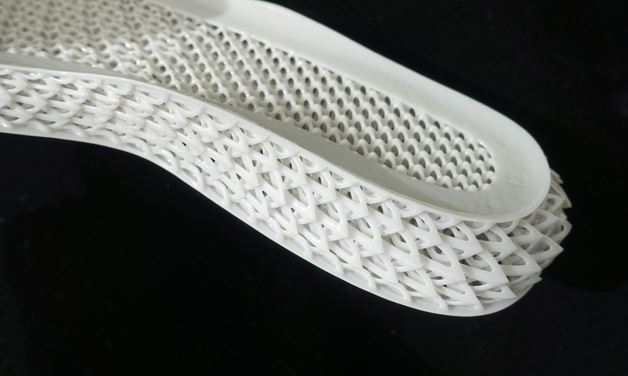 DLP 3D Printed Midsole With Dragon-scale Pattern Using Rubber-like ...